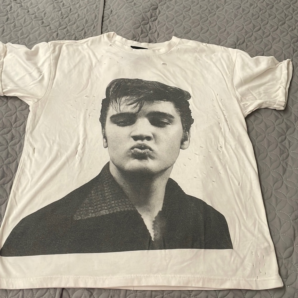 Forever 21 T-shirt with Elvis Presley